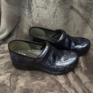 Dansko XP 2.0 Blue Denim Animal Print